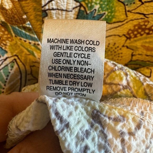 J. Bee Rayon Button Down V Neck Women’s Blouse 3/4 Length Sleeve Blouse Sz L - Picture 7 of 10